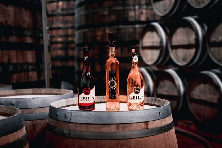 3 bouteilles dans chai